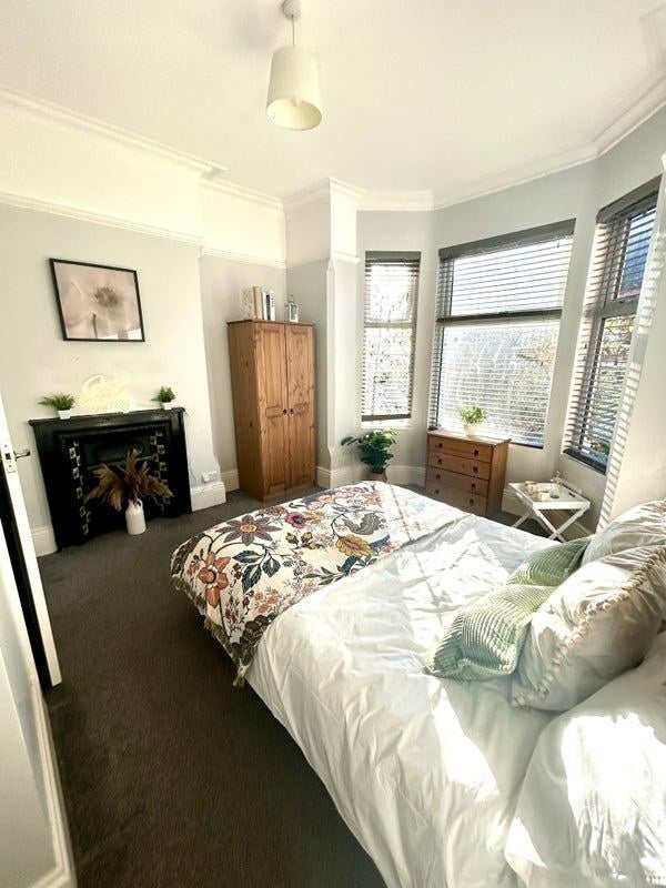 Room Premier Road in Nottingham