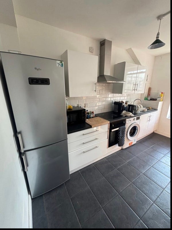 Room East Lane in Greater London