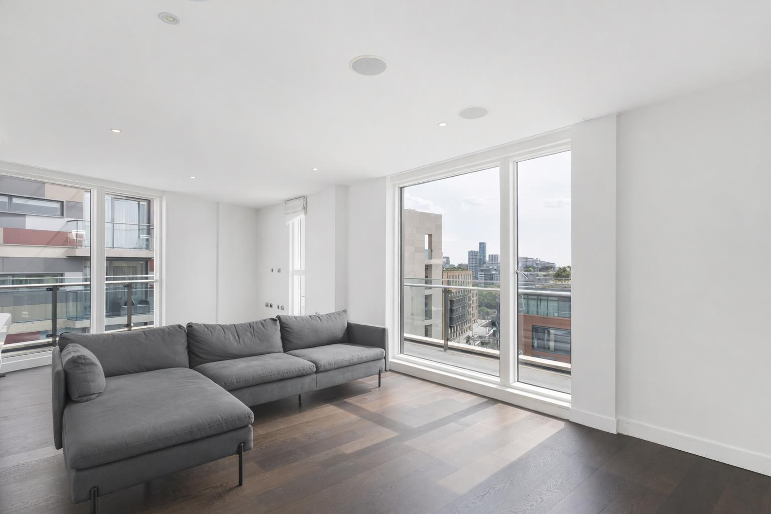 Flat Gatliff Road in City of Westminster