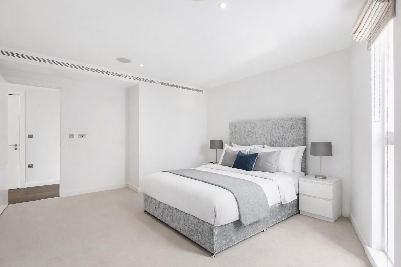 Flat Gatliff Road in City of Westminster