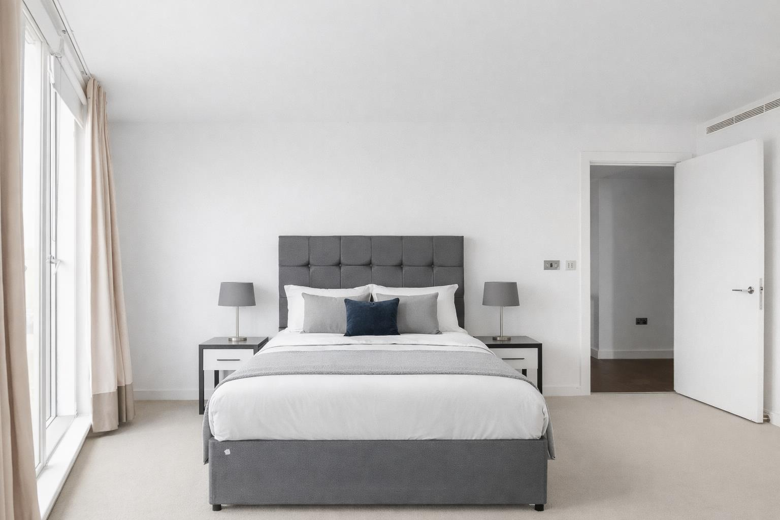 Flat Gatliff Road in City of Westminster