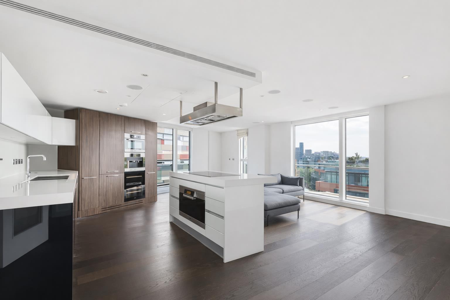Flat Gatliff Road in City of Westminster