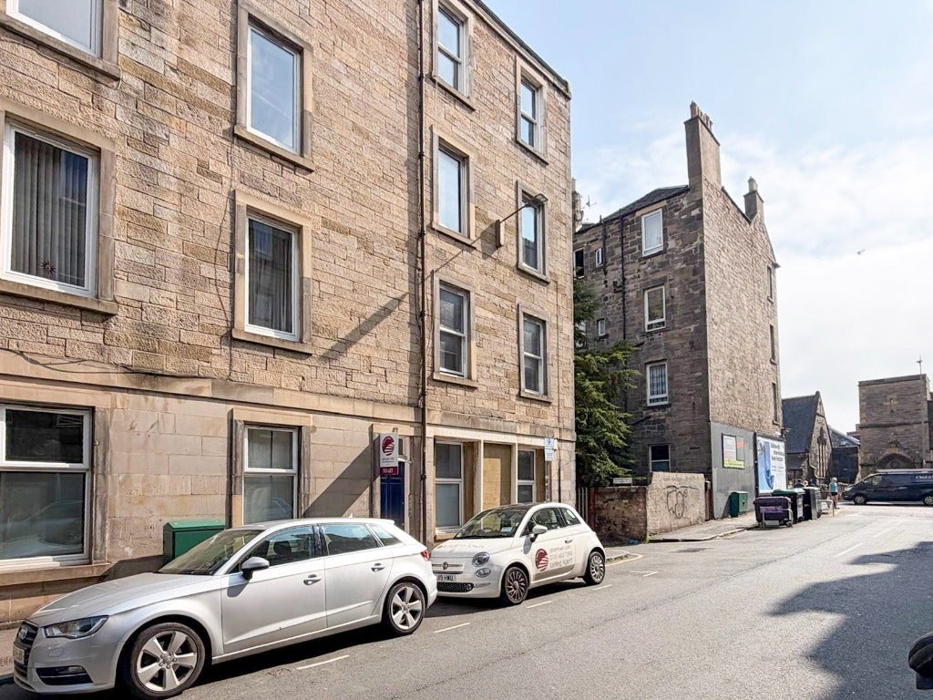 Flat Brunswick Road in City of Edinburgh