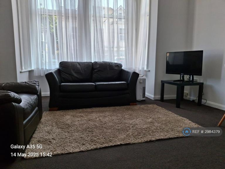 Flat Westby Road in Bournemouth