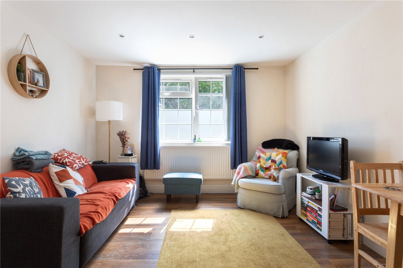 Flat Garden Row in Greater London