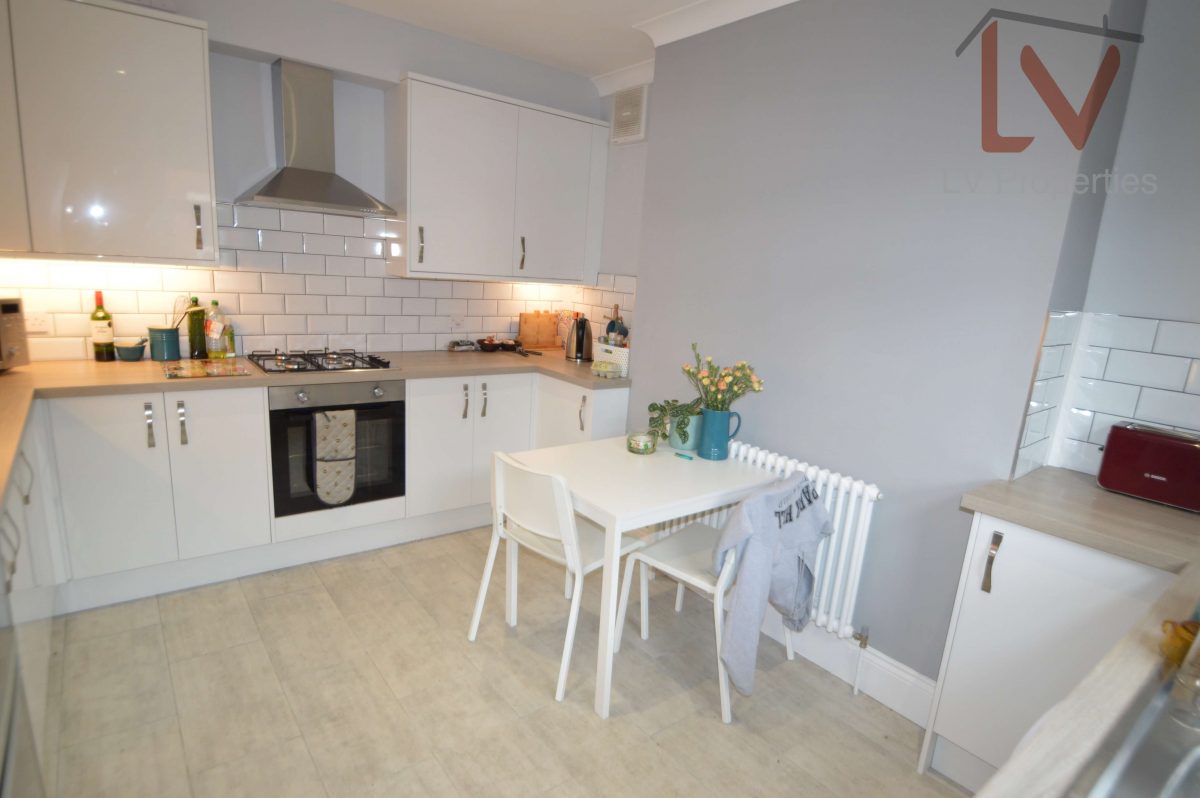 Flat Derwentwater Terrace in Leeds