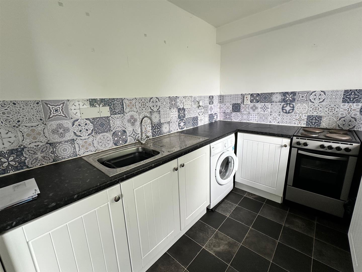 Flat Marlowe Gardens in Greater London