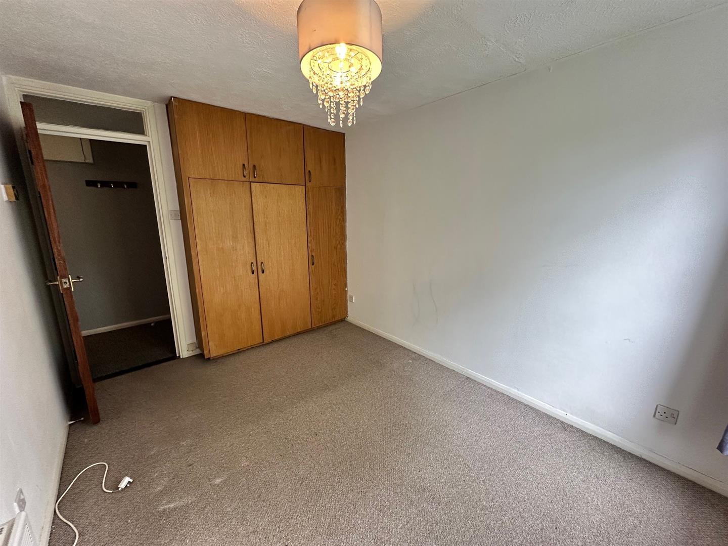 Flat Marlowe Gardens in Greater London