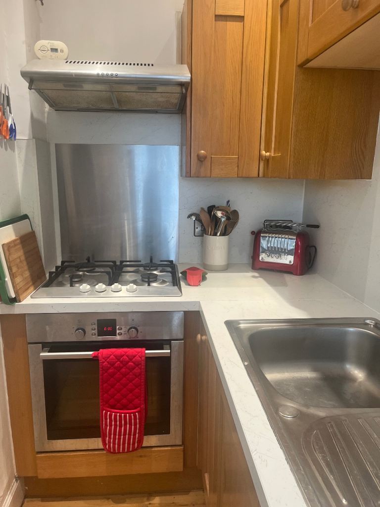 Flat Wishaw Terrace in City of Edinburgh