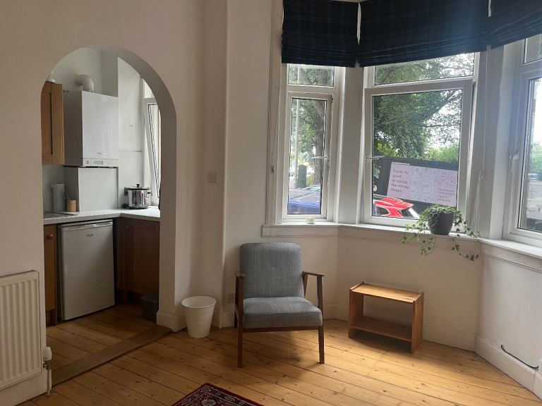 Flat Wishaw Terrace in City of Edinburgh