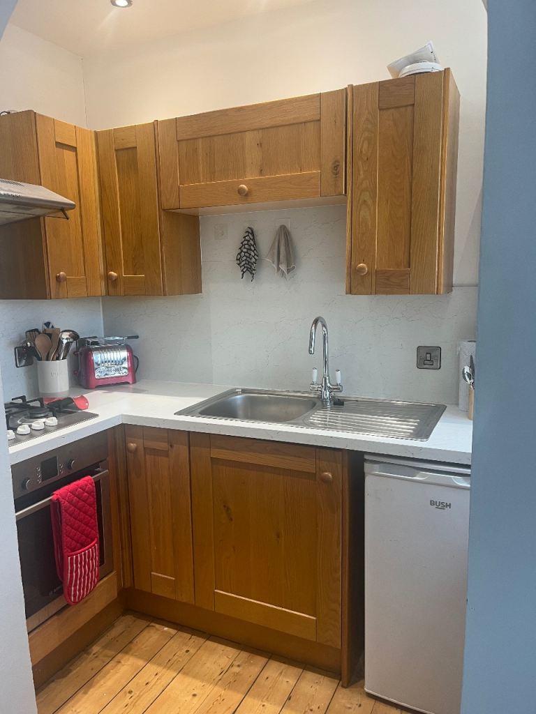 Flat Wishaw Terrace in City of Edinburgh