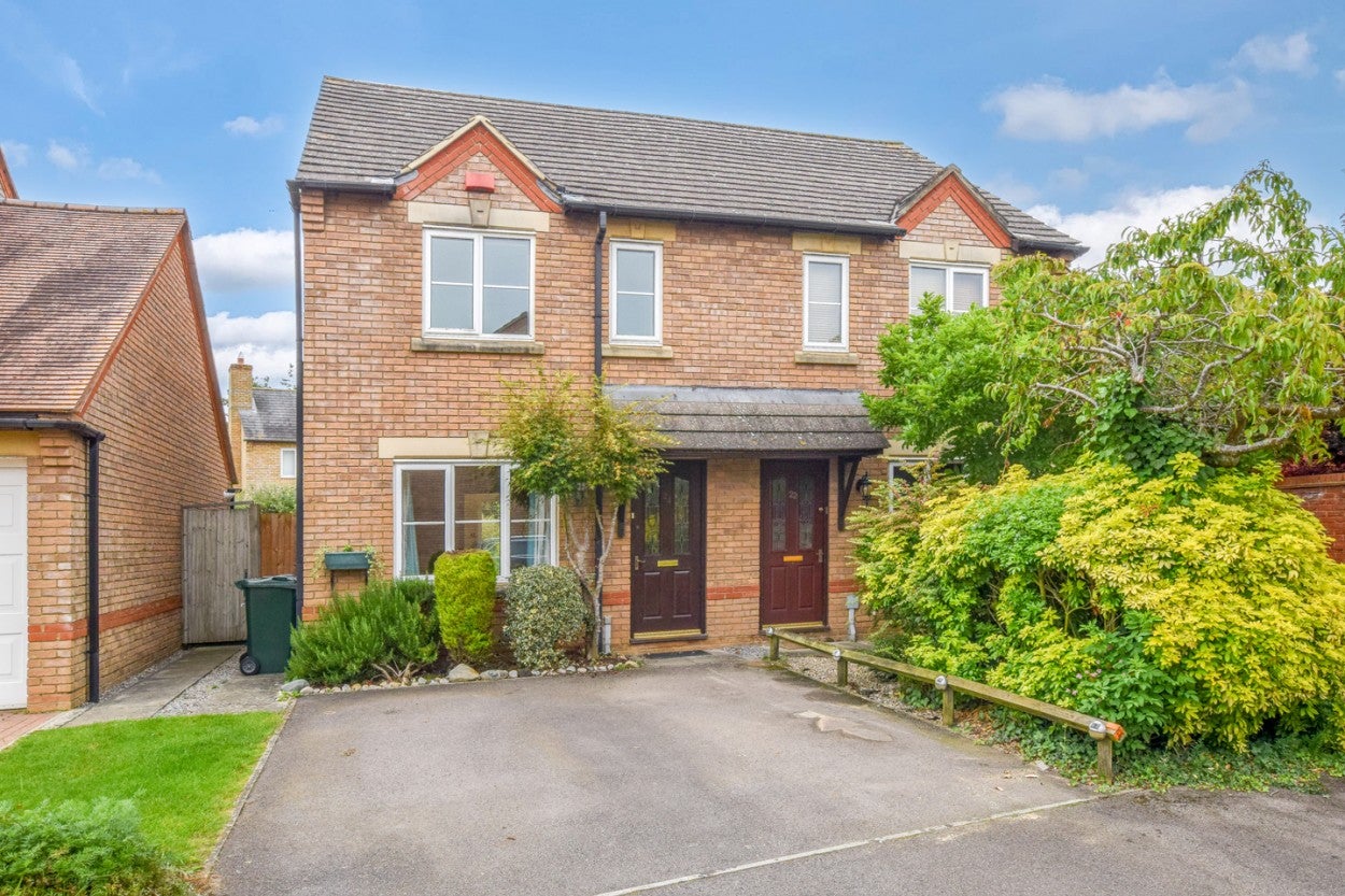 House Lily Close in Cherwell District