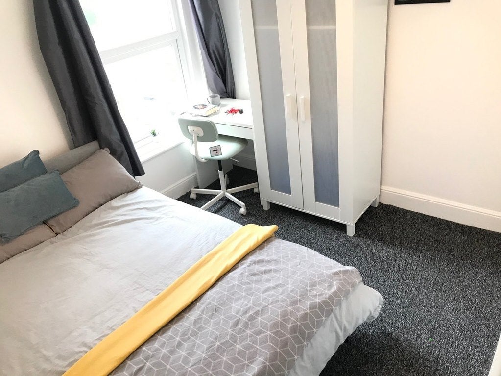 Room Milton Road in Southampton
