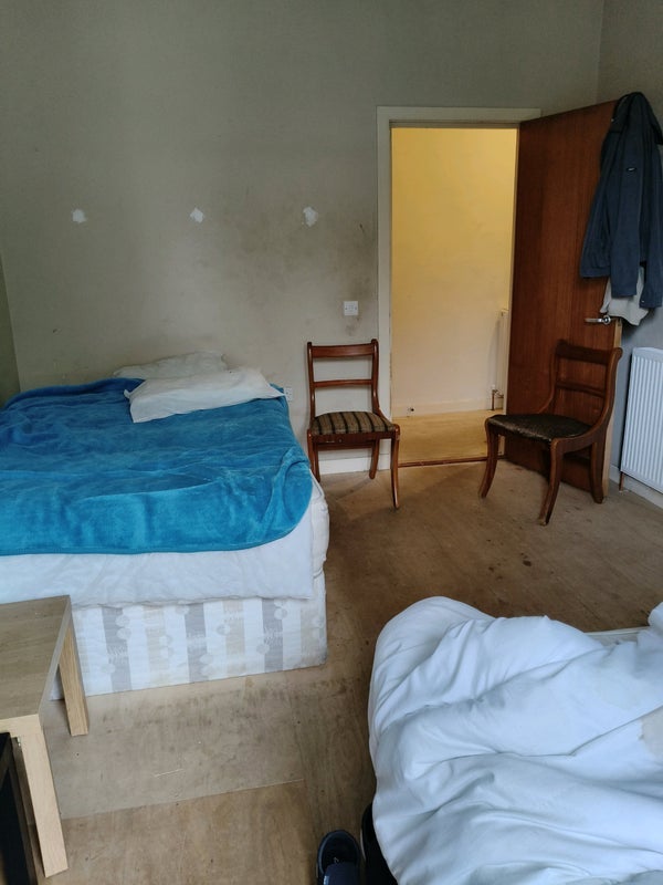 Room Calder Street in Glasgow