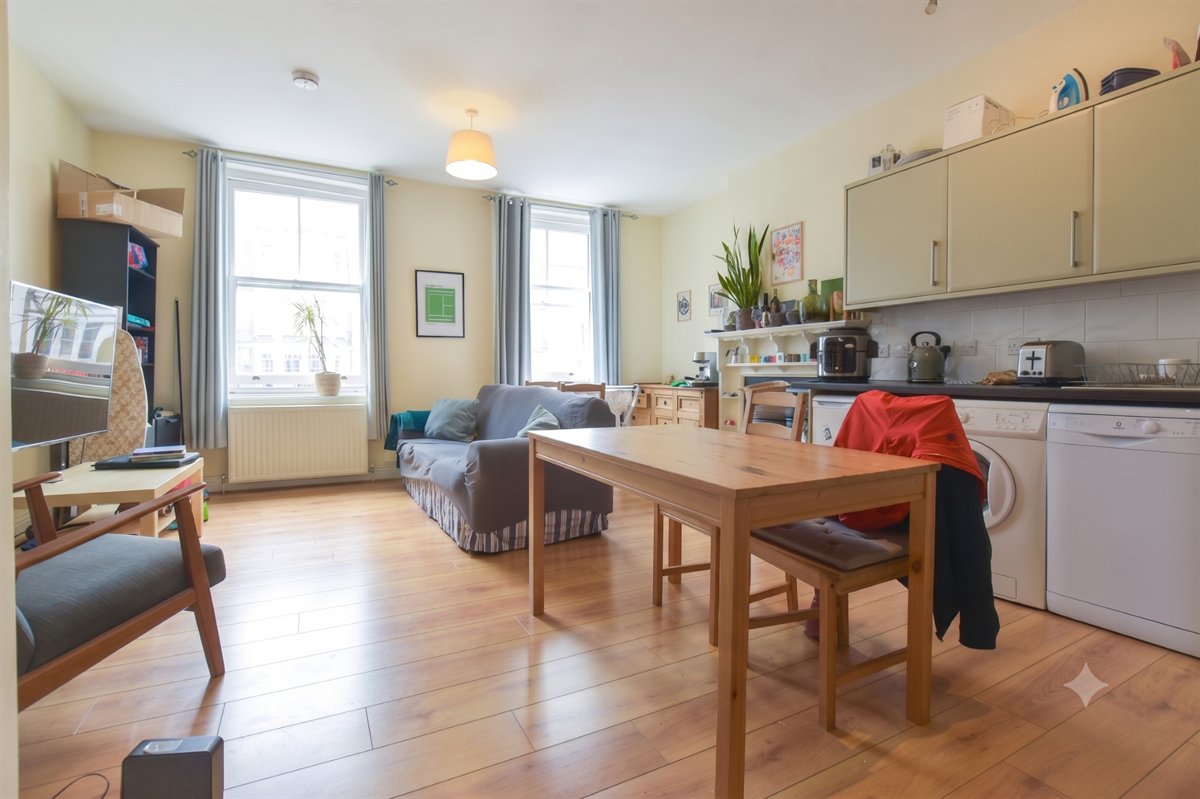Flat West End Lane in Greater London