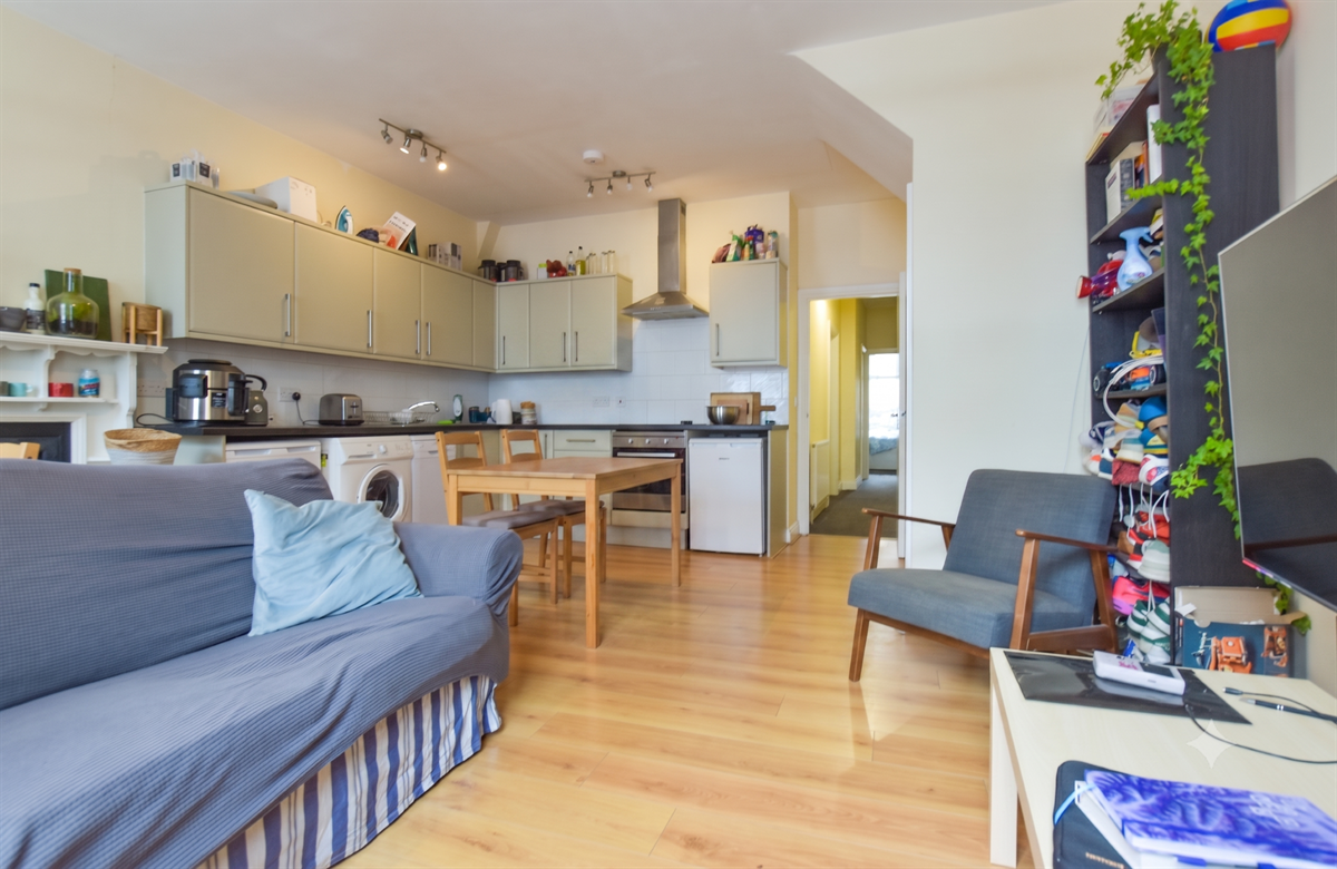 Flat West End Lane in Greater London