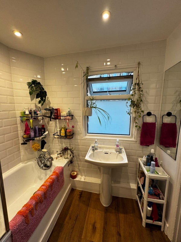 Flat Warriner Gardens in Greater London