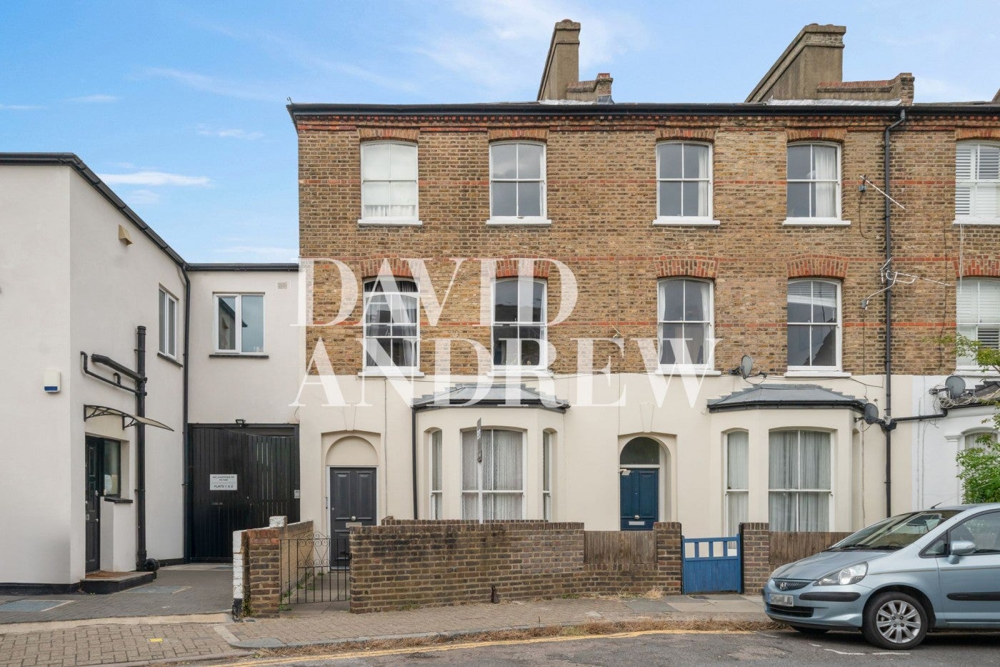 Flat Charteris Road in Greater London