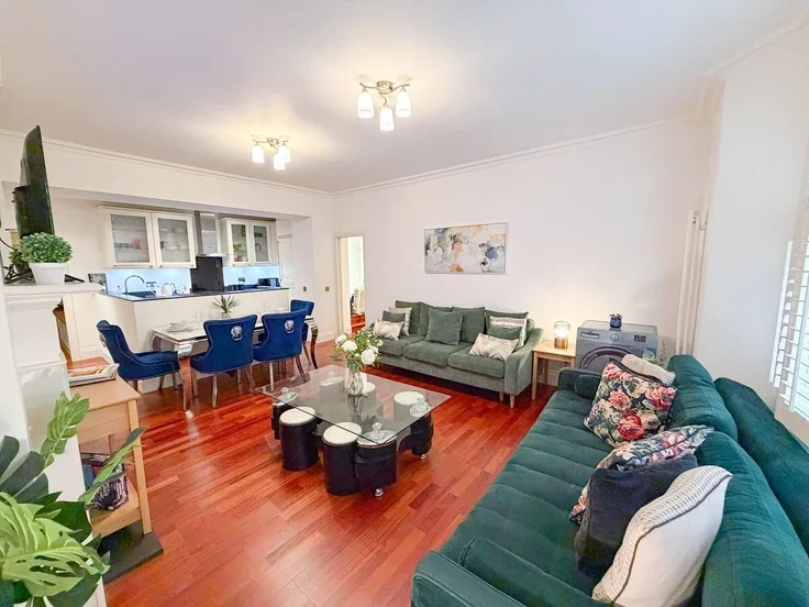 Flat Marylebone Road in City of Westminster