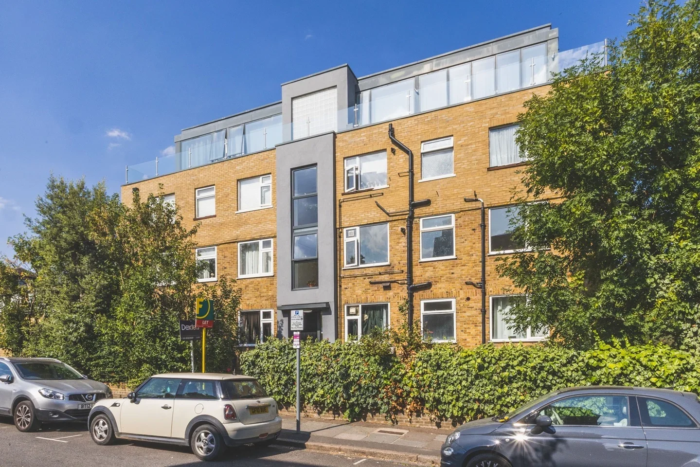 Flat Worple Road in Greater London