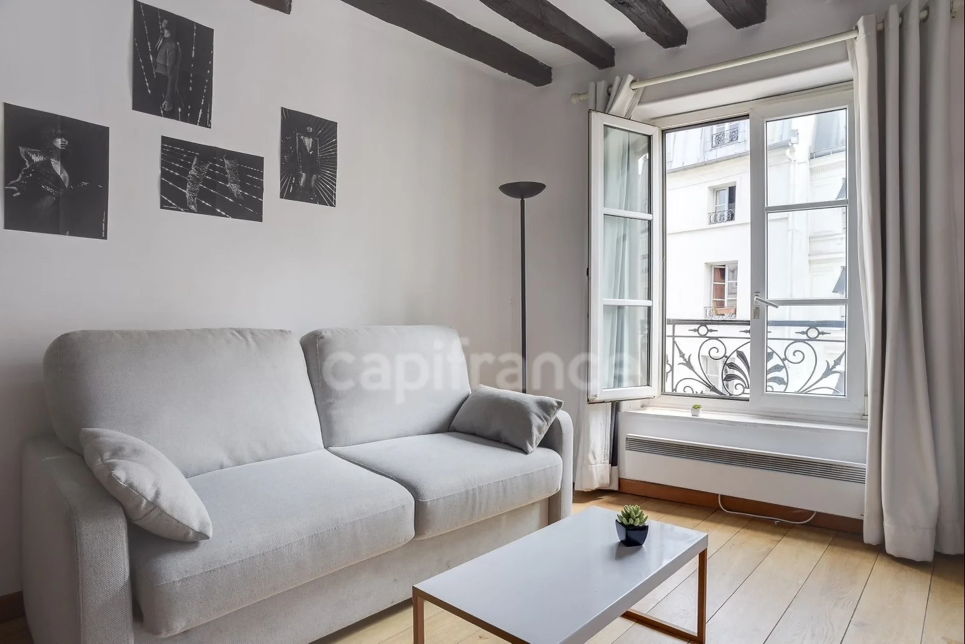 Flat Rue de l'Arbre Sec in Paris