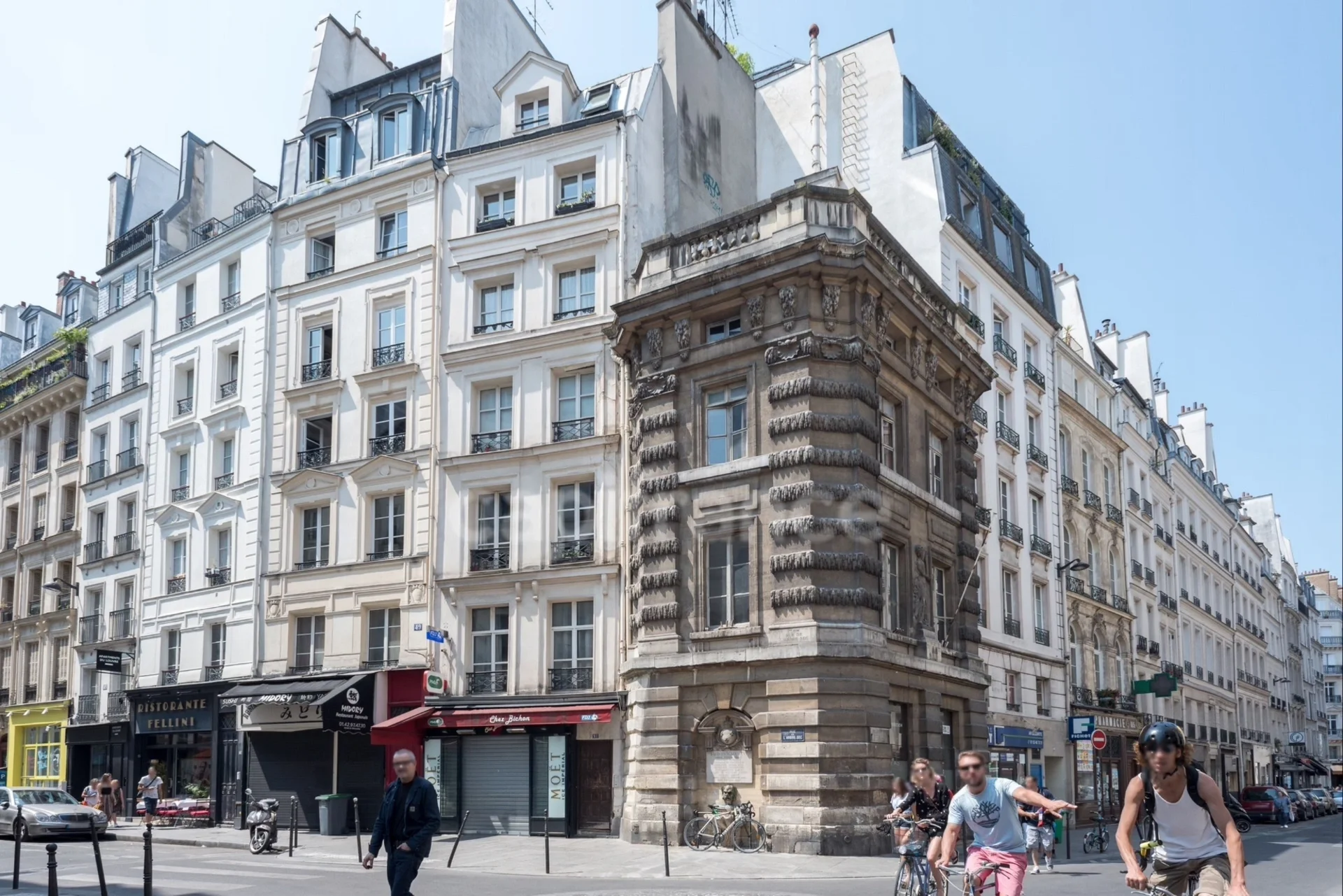 Flat Rue de l'Arbre Sec in Paris