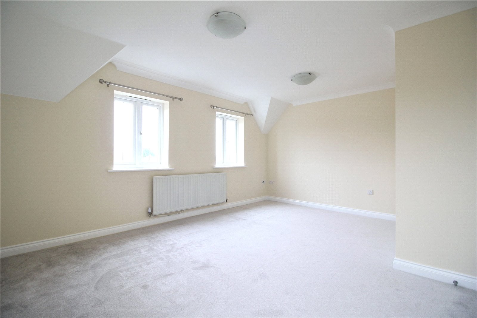 Flat Acanthus Court in Cotswold District