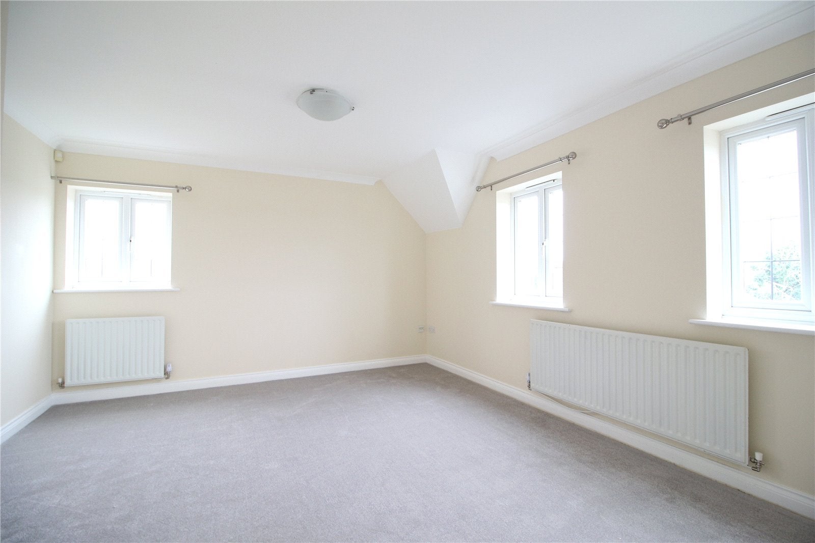 Flat Acanthus Court in Cotswold District
