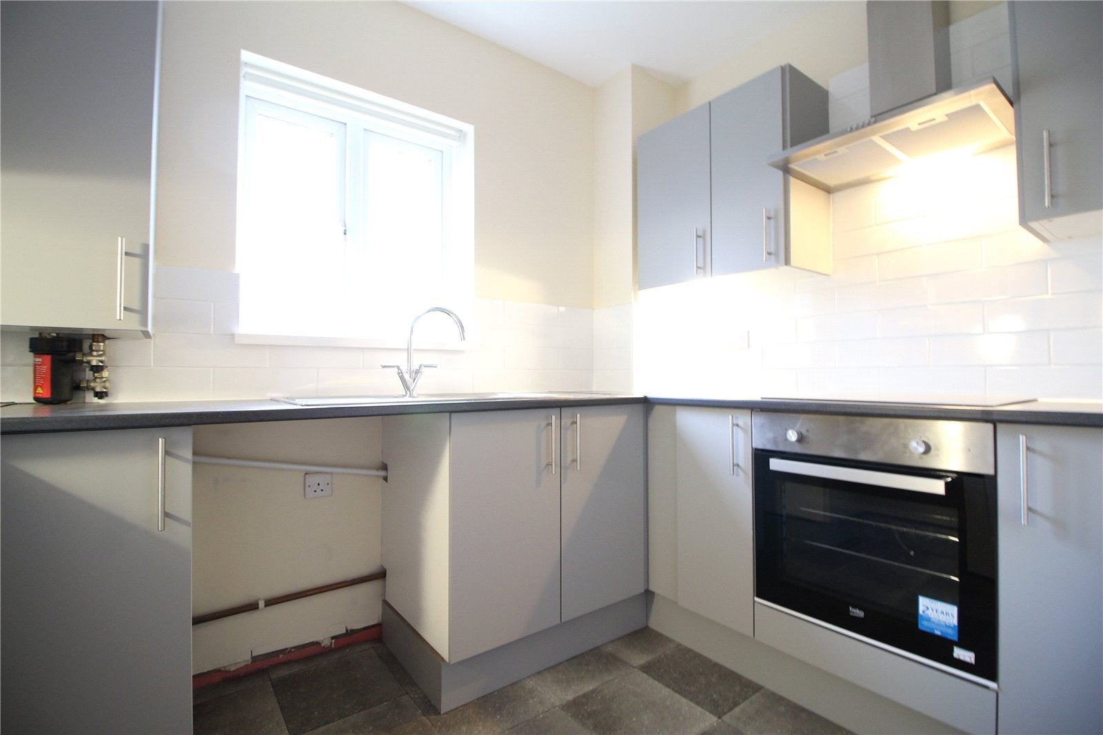 Flat Acanthus Court in Cotswold District