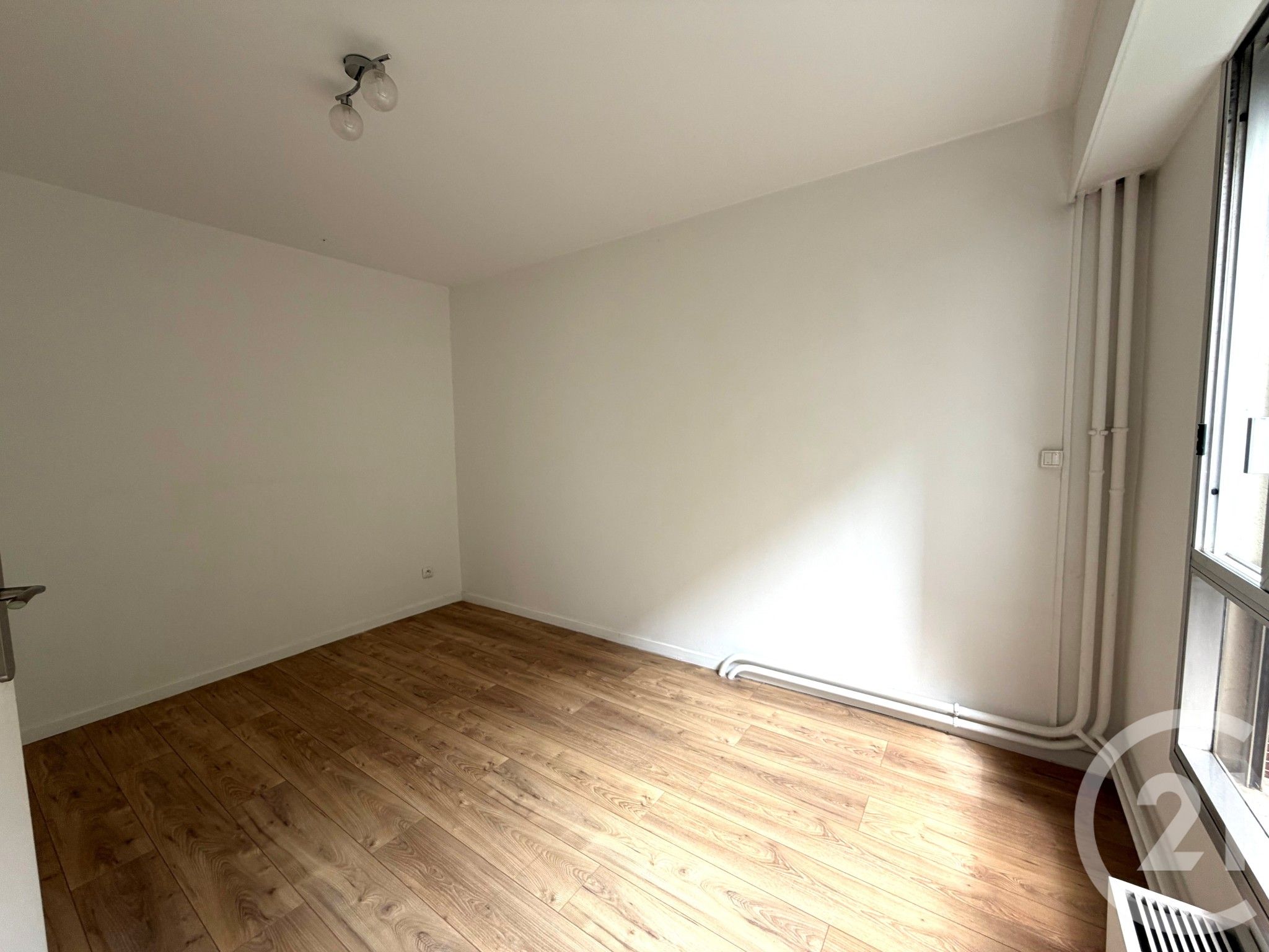 Flat Rue Léon Frot in Paris