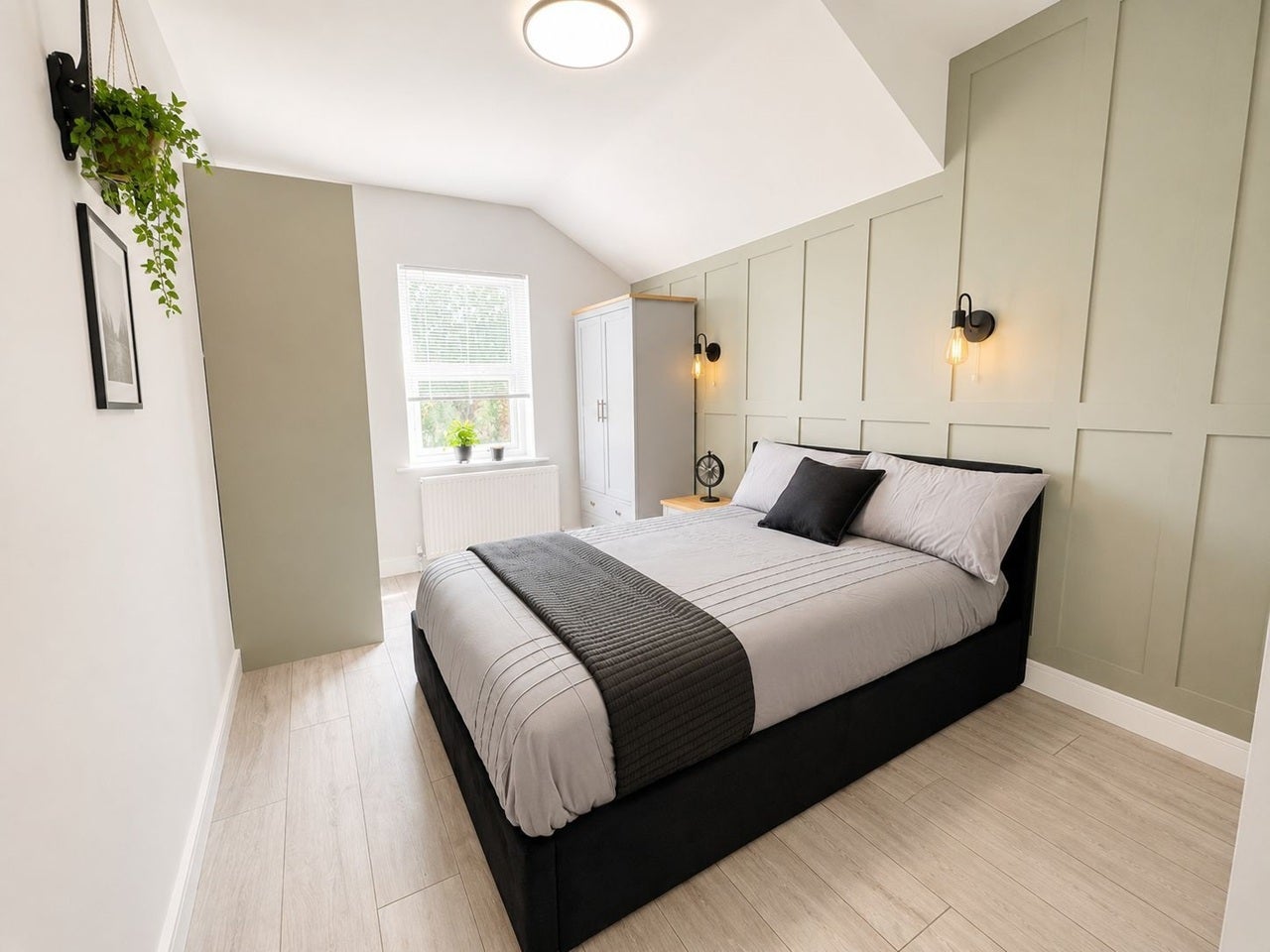 Room Leslie Road in Gillingham
