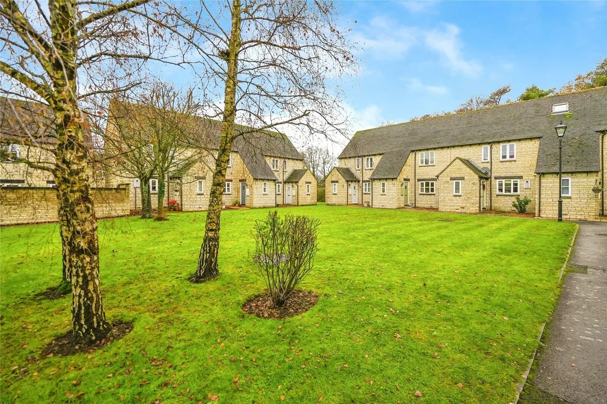 House Hawthorn Drive in West Oxfordshire