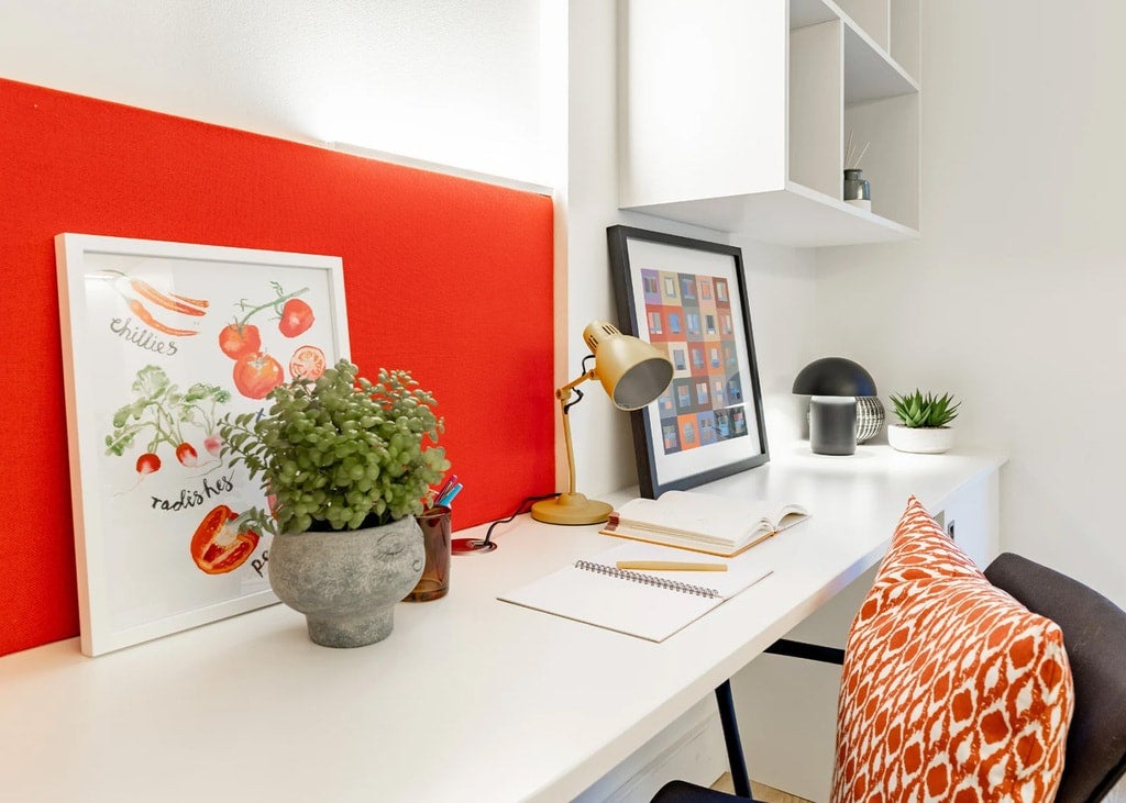 Room Spring Mews in Greater London