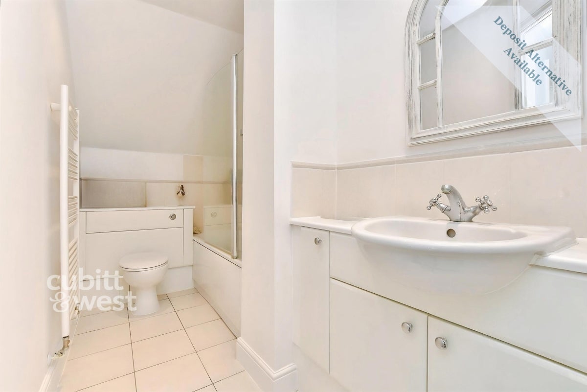 Flat Lesbourne Road in Reigate and Banstead