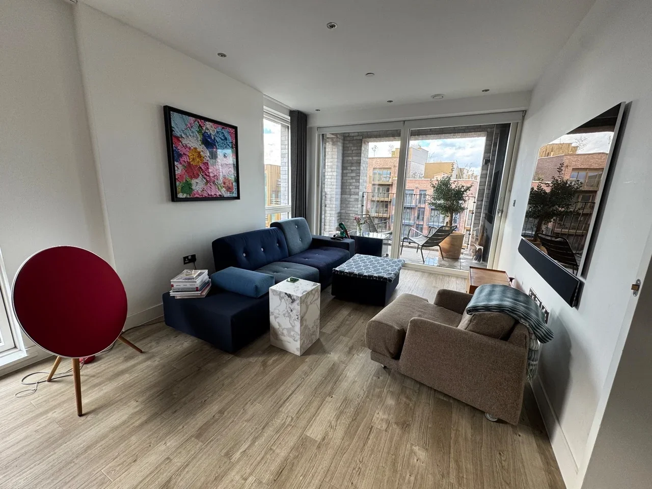 Flat Rookwood Way in Greater London