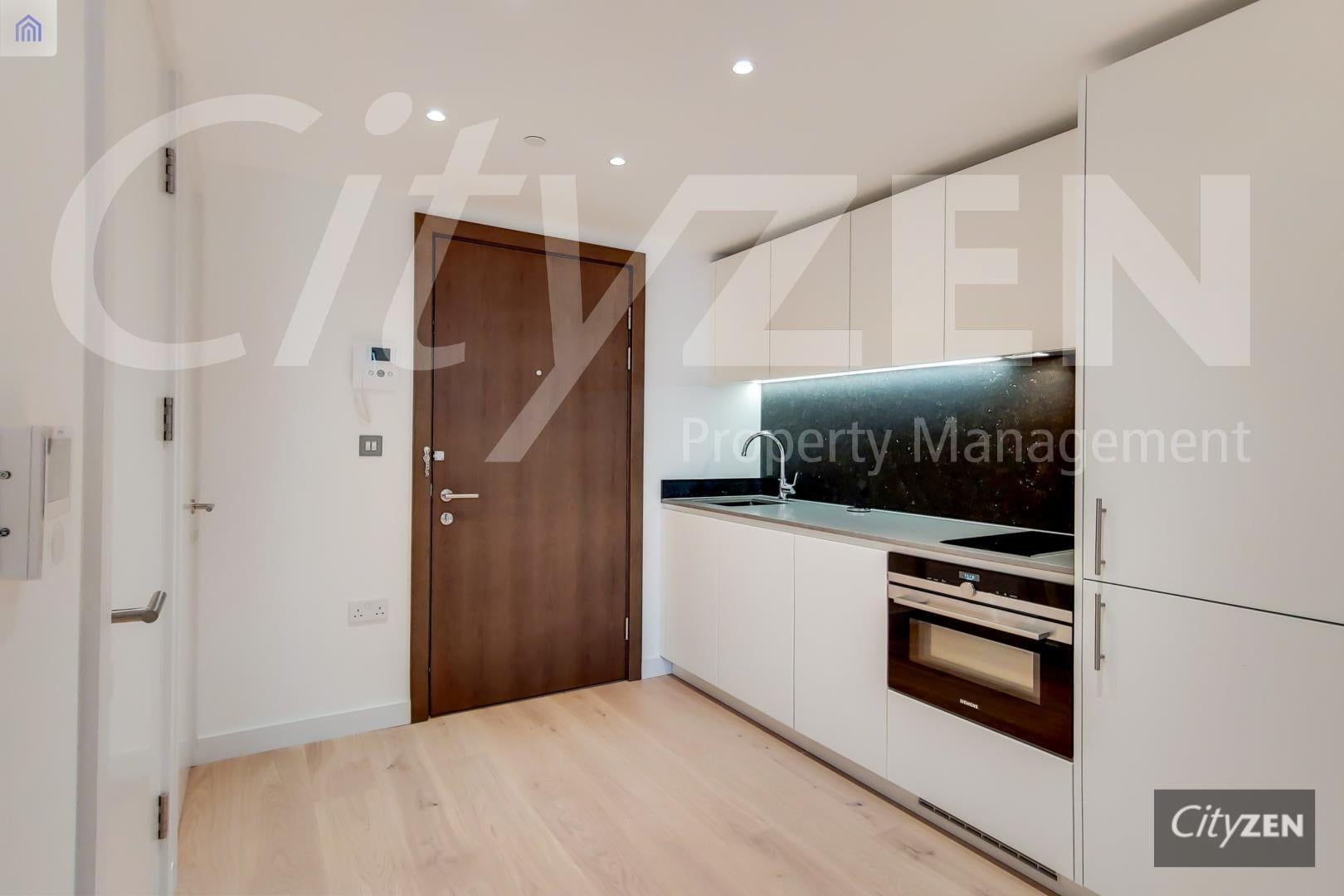 Room Marsh Wall in Greater London