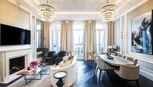 Flat Prince of Wales Terrace in London