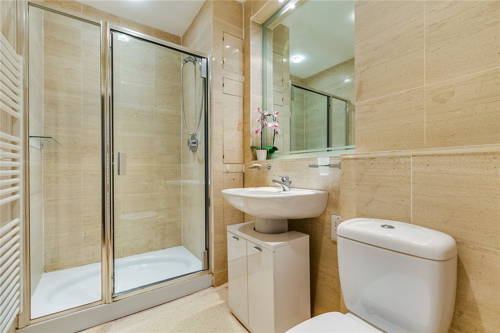 Flat Roland Gardens in Greater London