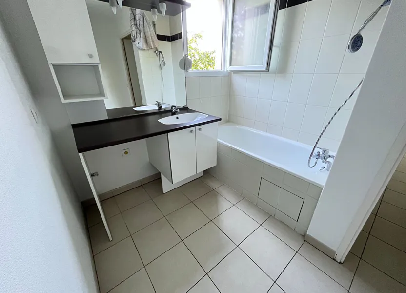 Appartement Rue Robert Bajac à Athis-Mons