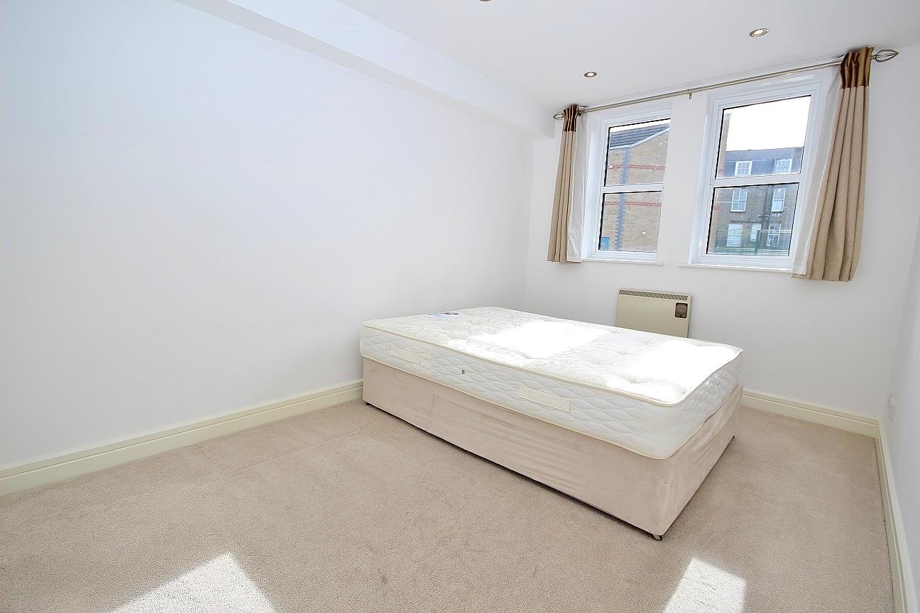Flat Shacklewell Street in Greater London