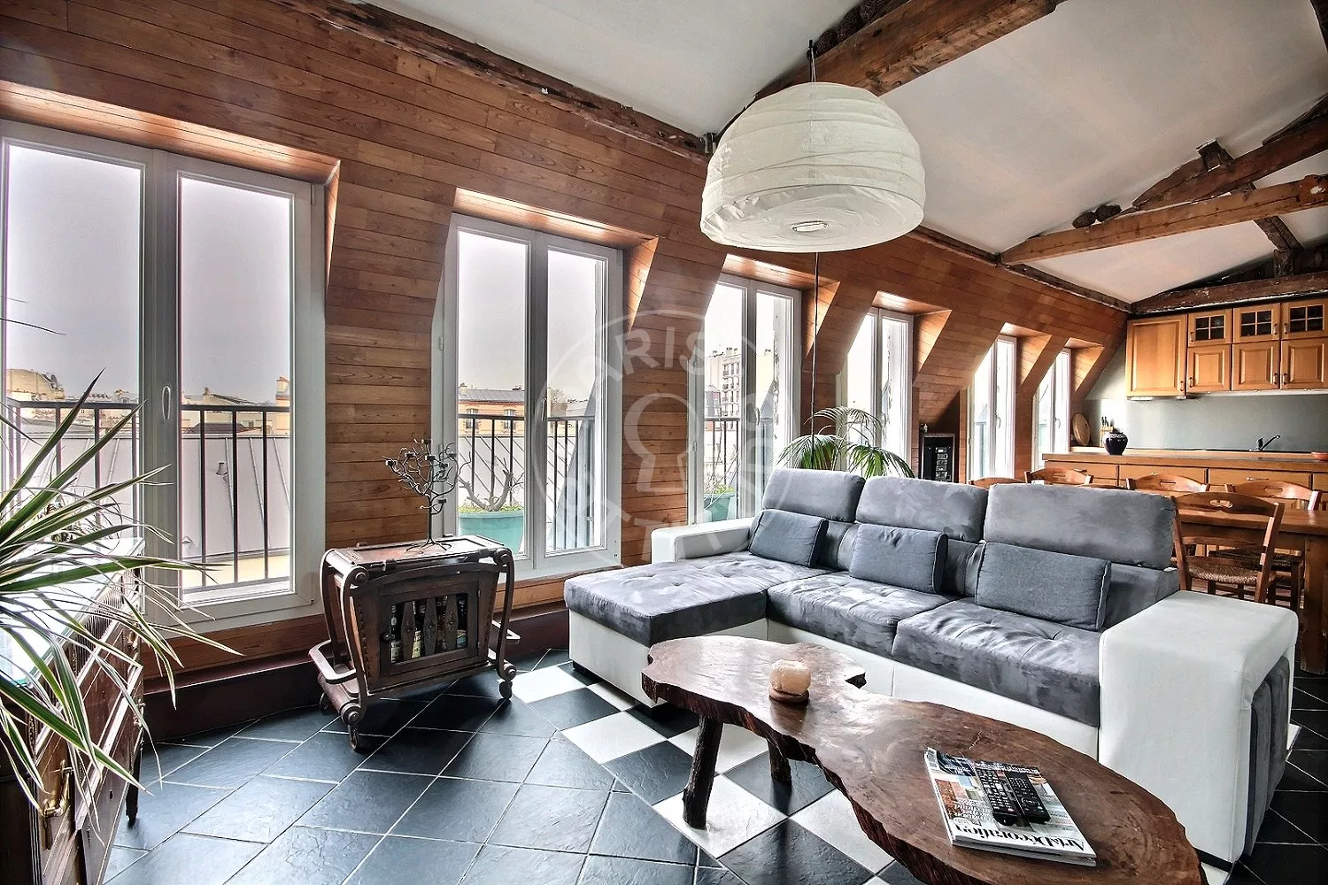 Appartement Rue des Vinaigriers à Paris