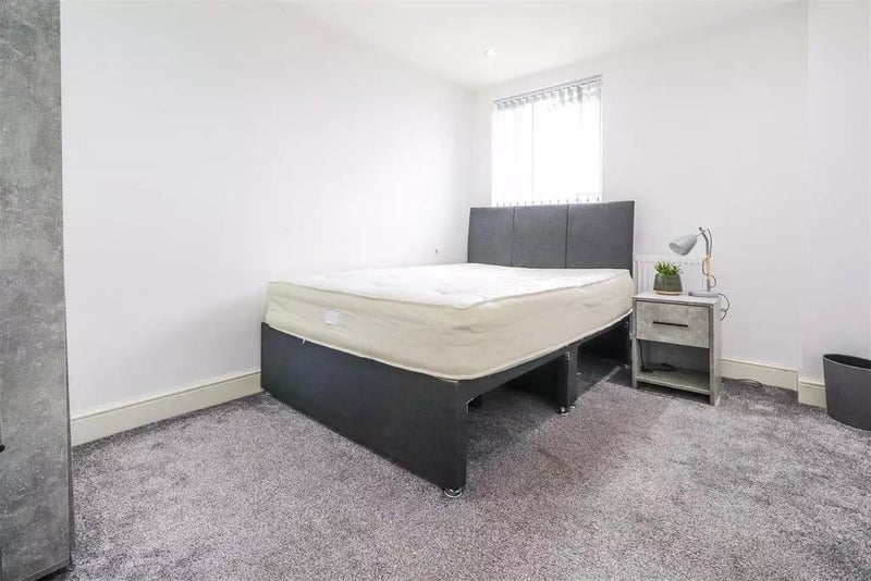 Room Raleigh Road in Coventry