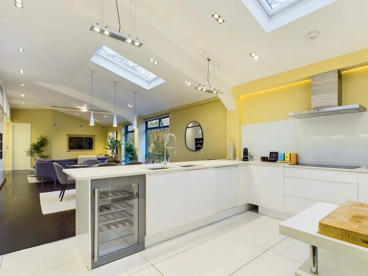 Flat Kingsford Street in Greater London