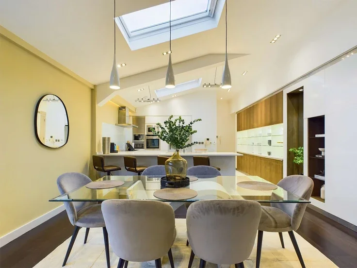 Flat Kingsford Street in Greater London