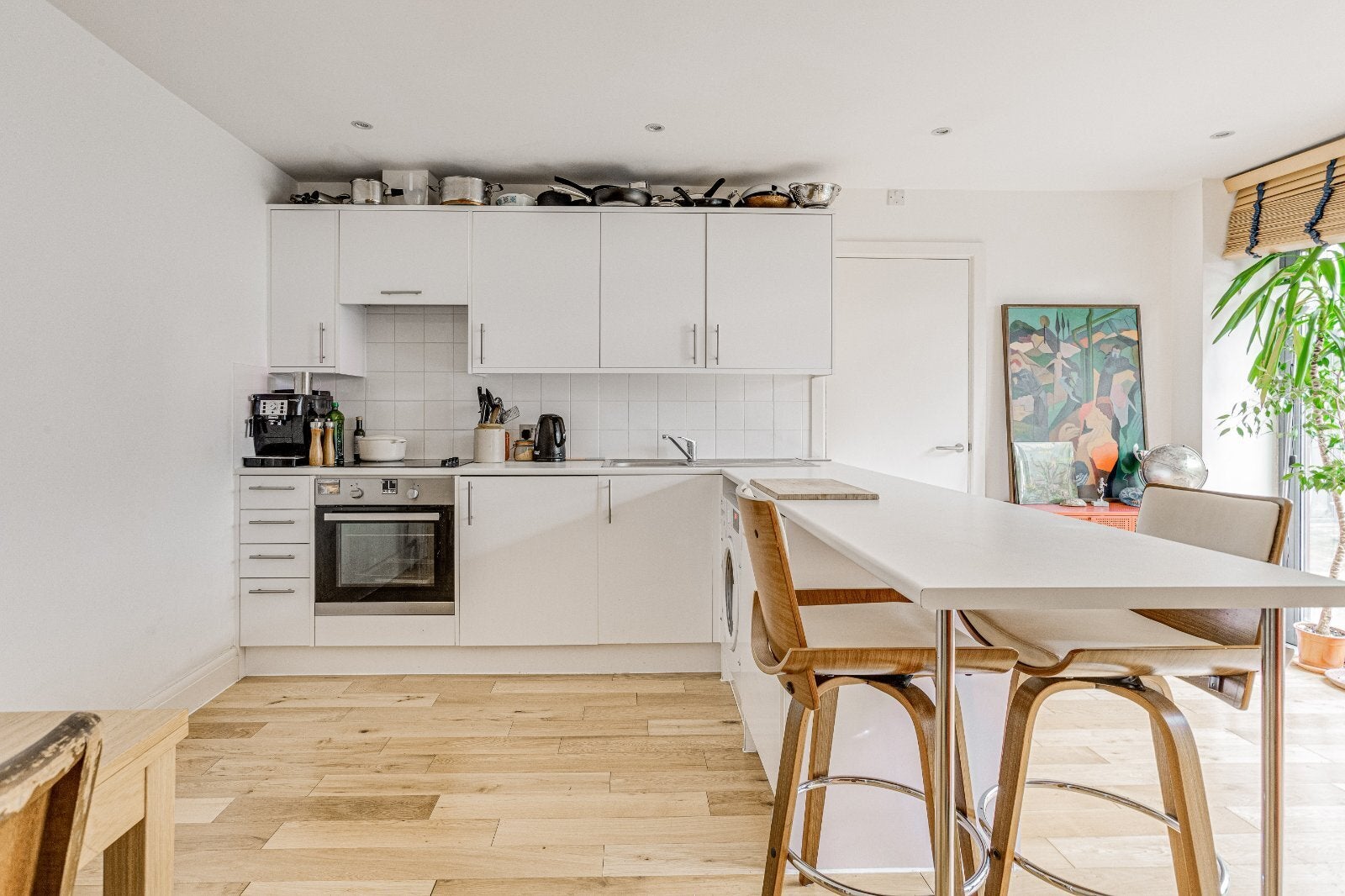 Flat Saint John's Hill in Greater London