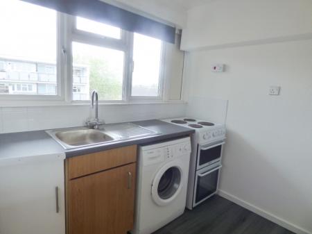 Flat The Knares in Basildon