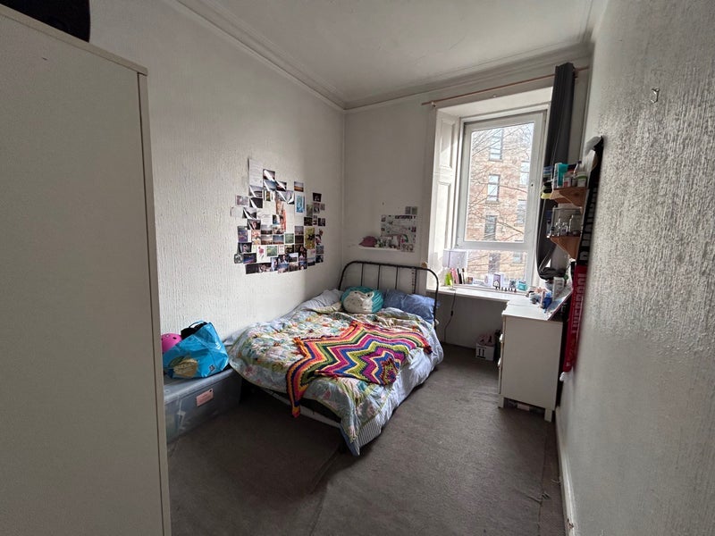 Room Cumbernauld Road in Glasgow