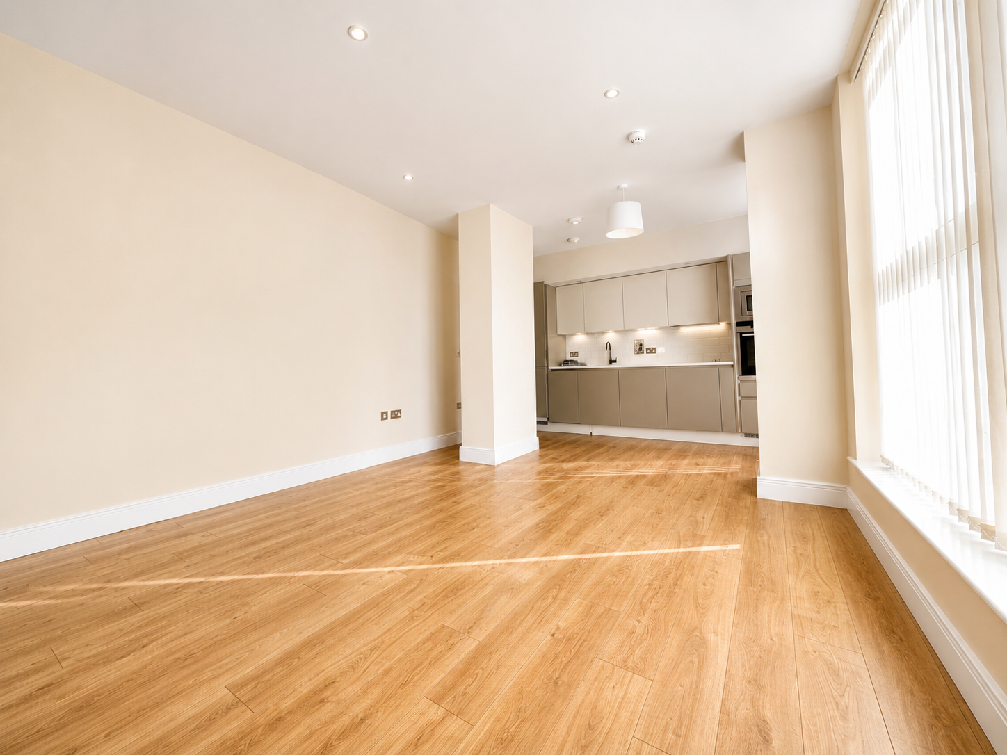 Flat Bunton Street in Greater London