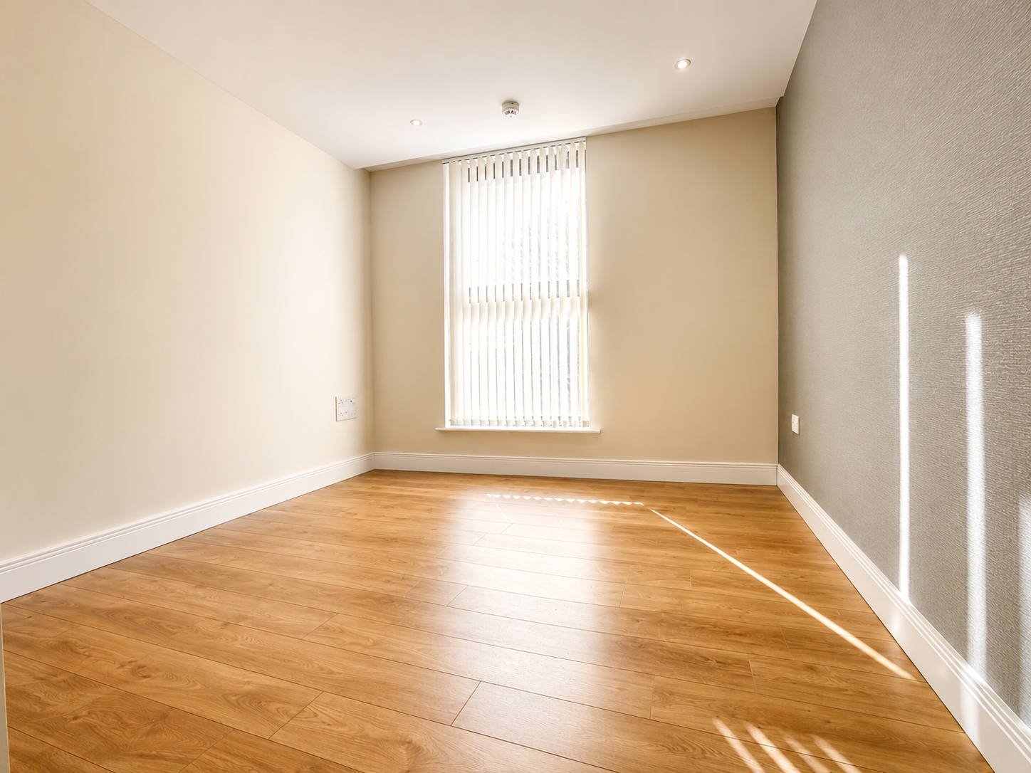 Flat Bunton Street in Greater London