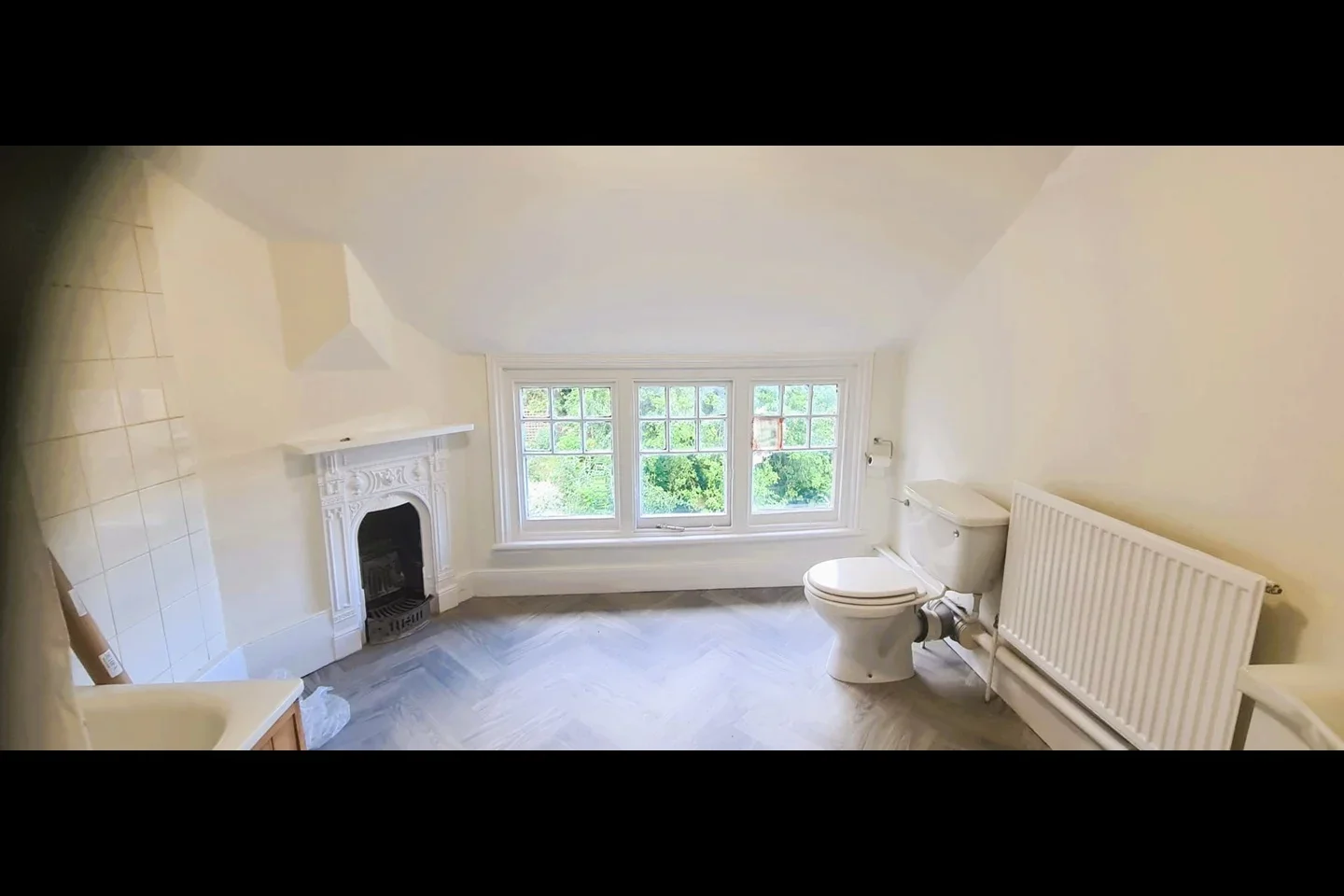 Flat Crouch Hill in Greater London